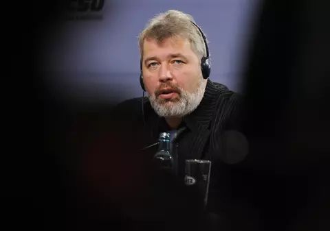 Jurnalistul Dmitri Muratov, laureat al Premiului Nobel pentru Pace, contestă  în instanţă desemnarea ca „agent străin” de către Rusia