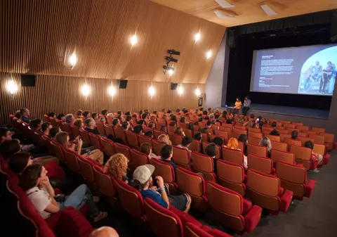 EVENIMENT. Unul dintre cele mai bune și așteptate filme ale lui 2023 a intrat în sălile din România: „Din alte vieți” - „Past lives”