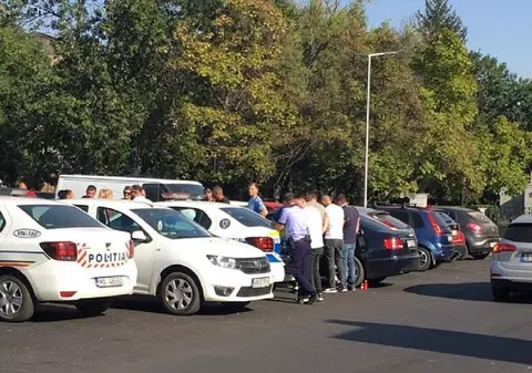 Un bărbat din Focșani și-a găsit soția moartă într-o parcare, pe bancheta din spate a mașinii lor. Tânăra de 32 de ani era dată dispărută