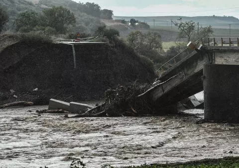 Inundații în sud-estul Europei. Atena, lovită de o furtună puternică. Bilanțul victimelor a crescut