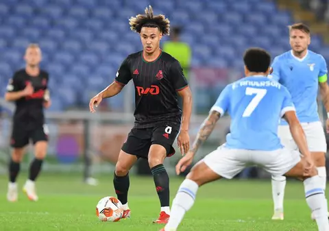 Un fotbalist din Franța a amenințat că va sări în gol de pe viaductul Magnan din Nisa. A fost convins să renunțe de un negociator