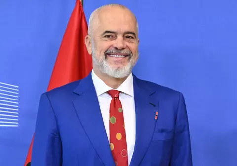 „Putin a sunat familia lui Prigojin să-i spună că-i pare rău, dar avionul nu decolase încă”. Premierul albanez spune bancuri la Forumul Strategic din Slovenia