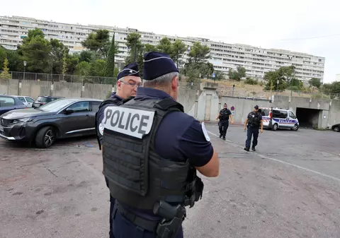 Șase femei, salvate dintr-un camion frigorific în Franța, după ce una dintre ele a contactat un reporter BBC