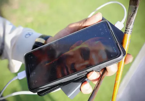 Escrocii folosesc inteligența artificială în metoda de înșelătorie „Accidentul”: „Puteam să jur că era vocea nepoatei mele”