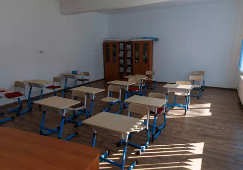 O elevă de 16 ani de la un liceu din Oradea a înjunghiat un pedagog, în biroul directorului adjunct al școlii. Adolescenta, reținută pentru tentativă de omor