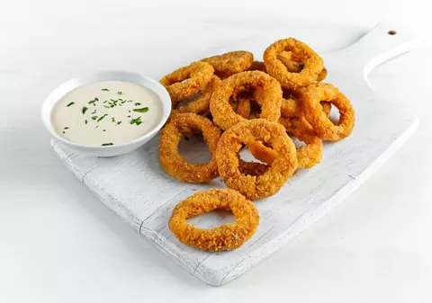 Cum prepari delicioase inele de ceapă pane