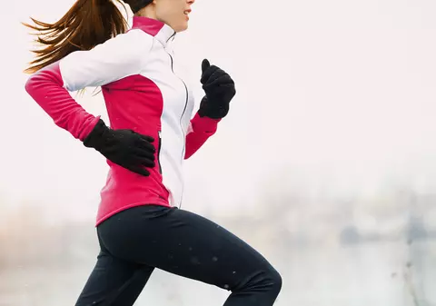 Echipează-te cu mănuși de alergare pentru sport în aer liber în sezonul rece