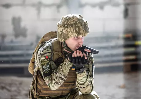 Trucul prin care șase bărbați din Ucraina au fugit din țară pentru a evita recrutarea. Kievul găsește tot mai greu oameni dispuși să meargă pe front