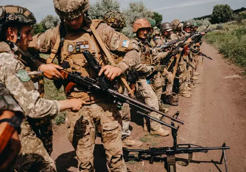 Secretele contraofensivei ucrainene: de ce îi ignoră Kievul pe criticii care-i cer resetarea strategiei de luptă