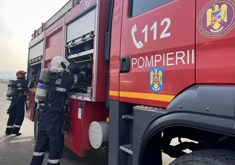 Țeavă de gaze spartă în Râmnicu Vâlcea. Pompierii intervin de 24 de ore pentru a asigura zona