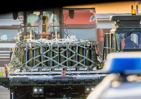 Guvernul polonez spune că își va respecta angajamentele asumate de livrări de arme către Ucraina, în ciuda anunțului lui Morawiecki