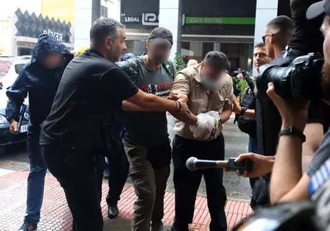 Un bărbat a murit înecat după ce echipajul unui feribot nu l-a lăsat să urce la bord și l-a împins în mare, în portul Pireu din Grecia