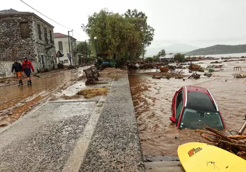 MAE, atenționare de călătorie pentru Grecia. Restricții de circulație pe numeroase drumuri în urma ciclonului „Daniel”