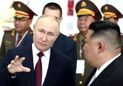 Putin vede „perspective" de cooperare militară cu Coreea de Nord, în timp ce Kim Jong Un prezice victoria Rusiei „în lupta sacră" împotriva Occidentului