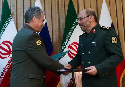 Ministrul rus al apărării a fost primit la Teheran. Ce vor discuta Șoigu și omologul său iranian
