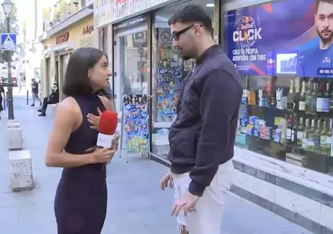 Un român a agresat o reporteră spaniolă care transmitea în direct, totul s-a văzut la TV și a fost imediat arestat. VIDEO