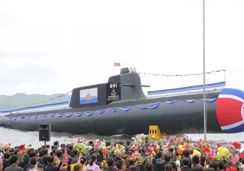 Kim Jong-un a prezentat un „submarin nuclear tactic de atac” al Phenianului. Reacția Coreei de Sud