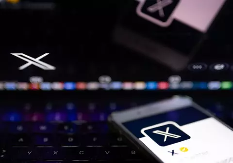 Elon Musk a eliminat titlurile de pe linkurile știrilor postate pe X, fostul Twitter. Care sunt motivele