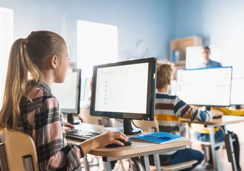 3 abilități ale copiilor pe care le poți dezvolta prin cursuri de programare
