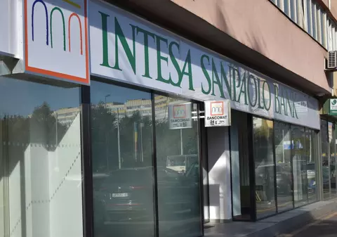 Intesa, cel mai mare grup bancar din Italia, a cumpărat banca românească First Bank. Care este valoarea tranzacției