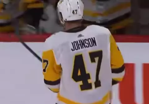 Un jucător de hochei pe gheață a murit pe teren, după ce patina unui adversar i-a tăiat gâtul