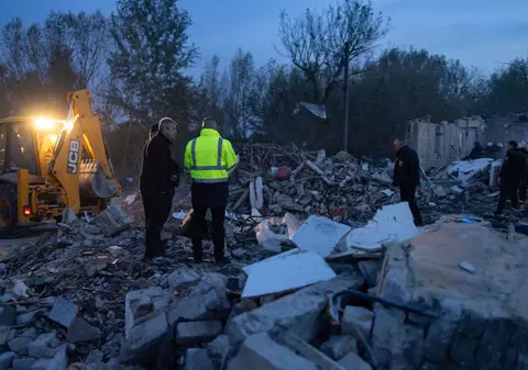 „Fiecare familie” din satul Hroza a fost afectată de atacul cu rachetă în care peste 50 de oameni au murit, spune ministrul ucrainean de interne