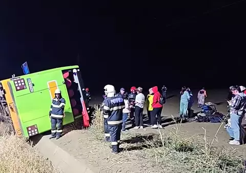 Un autocar cu 83 de ucraineni s-a răsturnat lângă Hârșova, șapte oameni au ajuns la spital, între ei doi copii