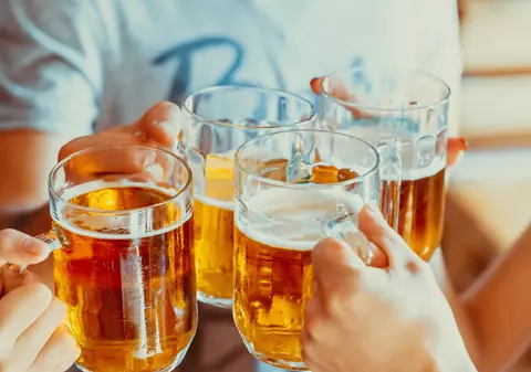 Producătorii de bere din România se așteaptă la creșterea vânzărilor în timpul Campionatului European de fotbal