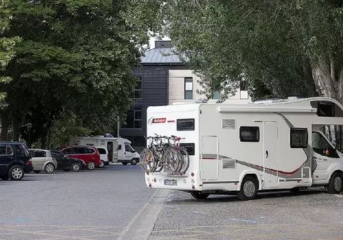 Un român care a închiriat un camper de 50.000 de euro în Spania și l-a vândut în Germania a fost condamnat la închisoare cu executare