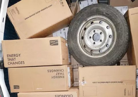 Șofer român, prins cu marfă de 350.000 de euro furată în aceeași noapte, de la 130 km distanță, și lăsat să plece după control, în Germania