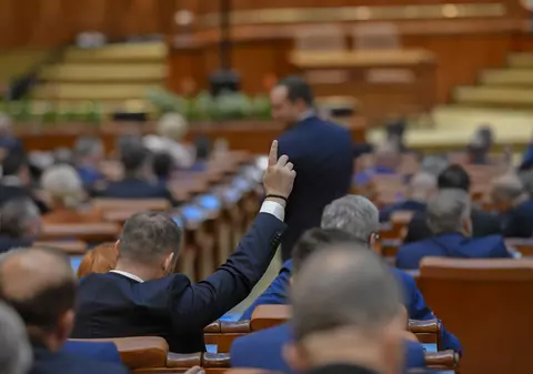 Parlamentul dezbate legea bugetului pe 2024. Votul final este programat miercuri