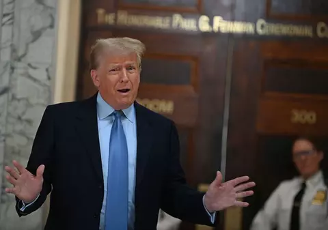 Trump, amendat cu 5.000 de dolari pentru că nu a șters o postare despre procesul său de fraudă