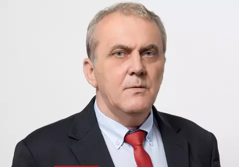 Primarul din Mioveni, suspendat din funcție după ce a fost arestat pentru trafic de influență