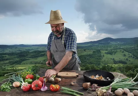 INTERVIU. Concluzia unui arheolog culinar, după ce a strâns zeci de ani peste o mie de rețete vechi din satele ardelenești: Un popor de „zămuri și tocane”