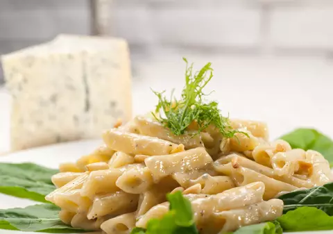 Penne Carbonara cu sparanghel – rețetă rapidă