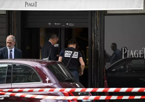 O româncă e singura femeie care a participat la jaful armat de peste 10 milioane de euro de la bijuteria Piaget, din Paris, și a fost arestată