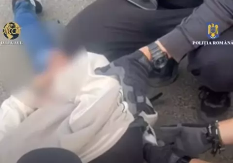 Bărbat arestat după ce a vândut droguri prin intermediul unui elev minor pe care l-a şantajat, în Satu Mare