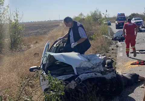Accident mortal în Teleorman. Doi oameni au murit după ce două mașini s-au ciocnit