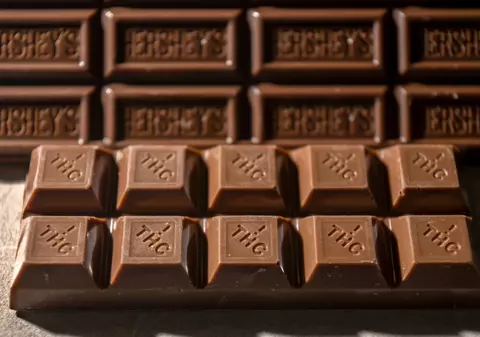 Zeci de elevi din Jamaica au ajuns la spital după ce au mâncat, din greșeală, dulciuri cu canabis