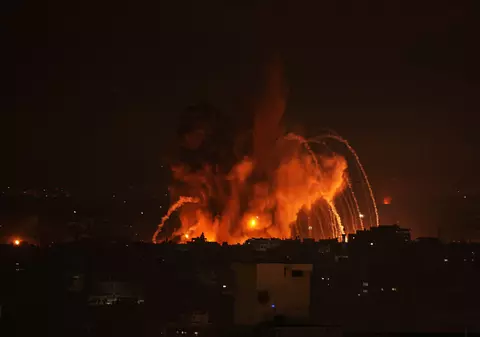 Imagini cu raidurile aeriene masive ale israelienilor asupra Fâșiei Gaza. VIDEO