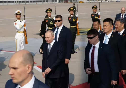 Vladimir Putin a ajuns în China pentru a se întâlni cu Xi Jinping