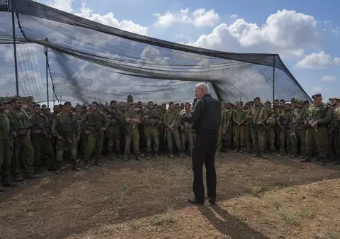 Israelul a „trecut la o nouă etapă" în războiul împotriva Hamas, anunță ministrul apărării, Yoav Gallant. „Pământul din Gaza s-a cutremurat"