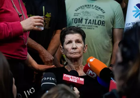 „Am trecut prin iad”. Mărturia uneia dintre ostaticele eliberate luni din tunelurile „pânză de păianjen” ale Hamas