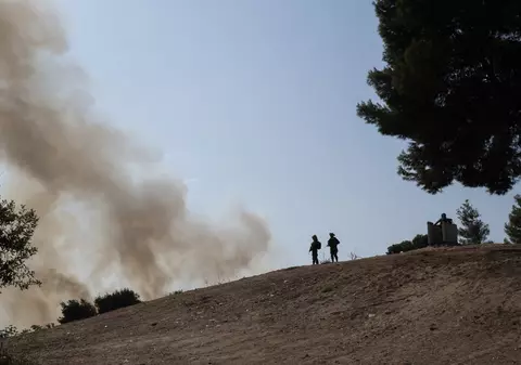 Israelul anunță că a lovit ținte ale armatei siriene după rachetele lansate pe teritoriul său. Atacul a ucis 8 soldați, spune Siria