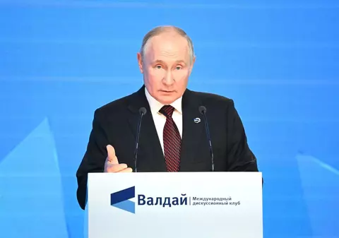 Putin consideră „o absurditate” schimbarea periodică a președinților din Occident. „Cum să lucrezi în astfel de condiţii?”