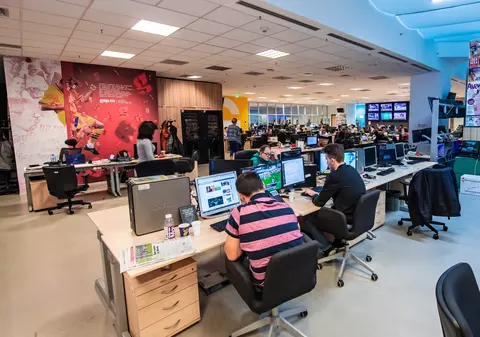 „GSP și Libertatea informează publicul: după ce am refuzat cererile unor manageri din conducerea Ringier de a arăta în avans articolele despre firmele de jocuri de noroc care sunt clienți de publicitate, Ringier a cerut luni, 2 octombrie, plecarea redactorului-șef al GSP, Cătălin Țepelin. Ne opunem”