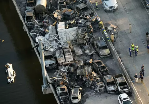 „Super ceața” a provocat un accident uriaș cu 7 morți, 25 de răniți și 158 de vehicule implicate, pe o autostradă de lângă New Orleans