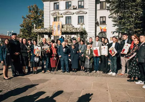 Olimpic internațional, evacuat din casă acum doi ani, premiat de Mitropolitul Moldovei. Cine sunt oamenii care au primit distincții de Sfânta Parascheva