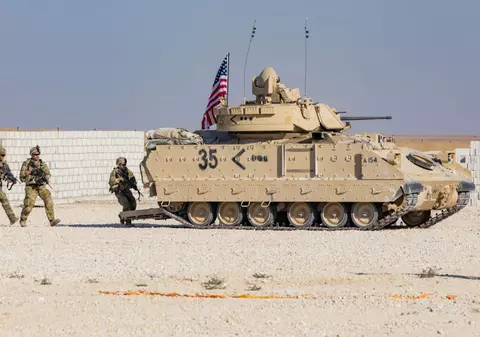 Zeci de soldați americani au fost răniți în Siria și Irak, iar SUA iau în calcul să răspundă cu lovituri împotriva aliaților Iranului. Temeri că războiul se extinde