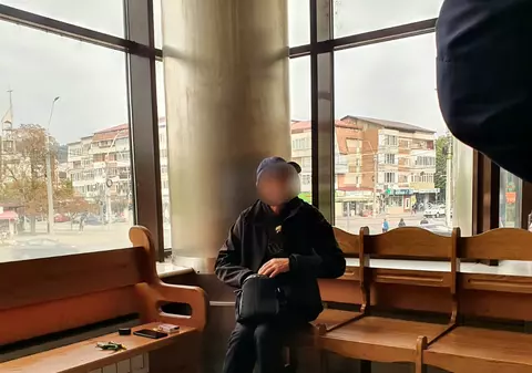 Un bărbat și-a dat foc pe scările Palatului de Justiție din Baia Mare. Au intervenit jandarmii